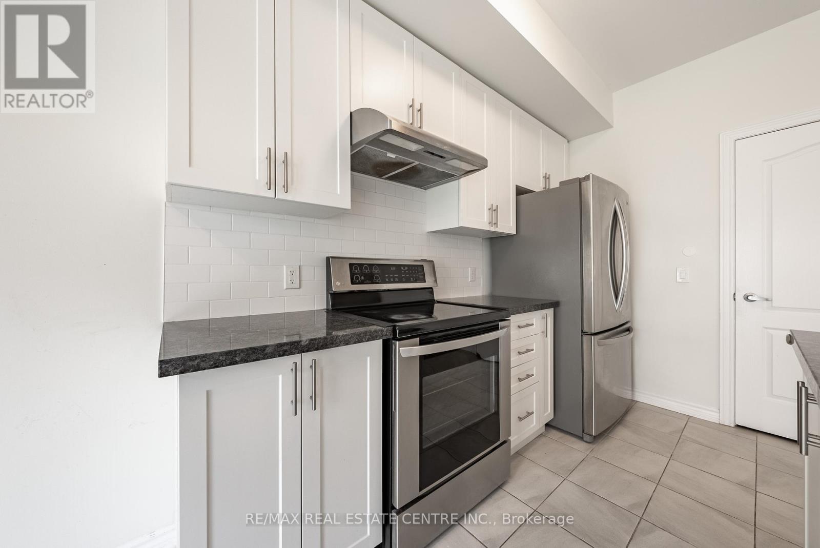 391 Athabasca Common, Oakville, Ontario  L6H 0R5 - Photo 16 - W12326836