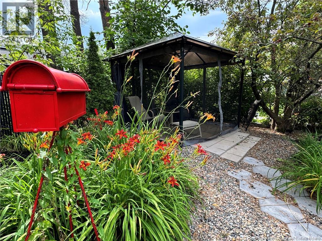 Property at 220 MCKEEN Street image 3