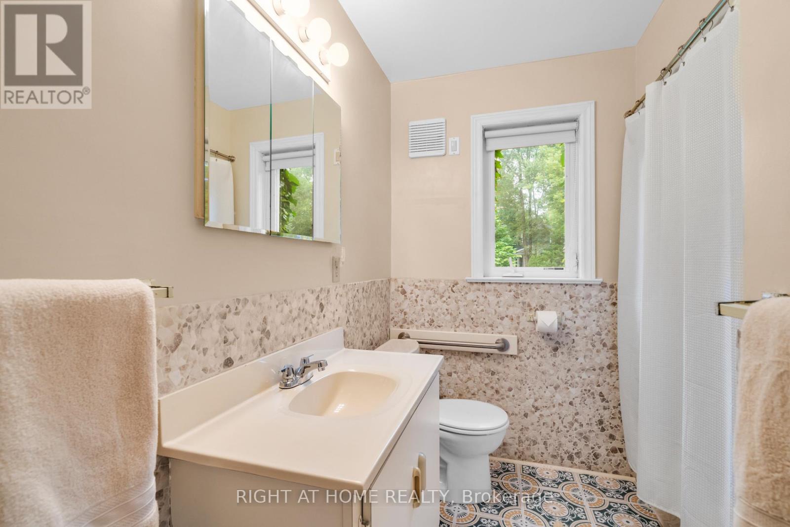 265 Fiddlers Green Road, Hamilton, Ontario  L9G 1W9 - Photo 31 - X12326696