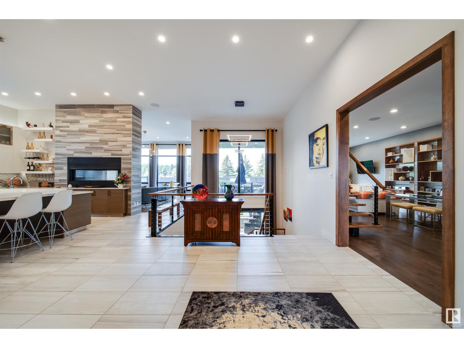 672 180 St Sw, Edmonton, Alberta  T6W 2S8 - Photo 2 - E4451355