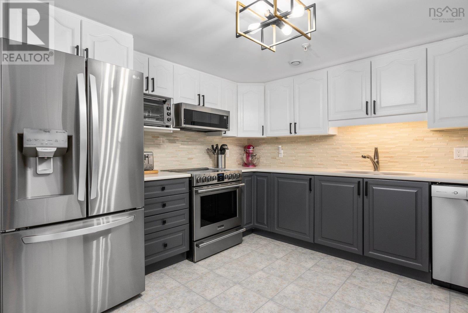 Property at 109 429 Parkland Drive image 5