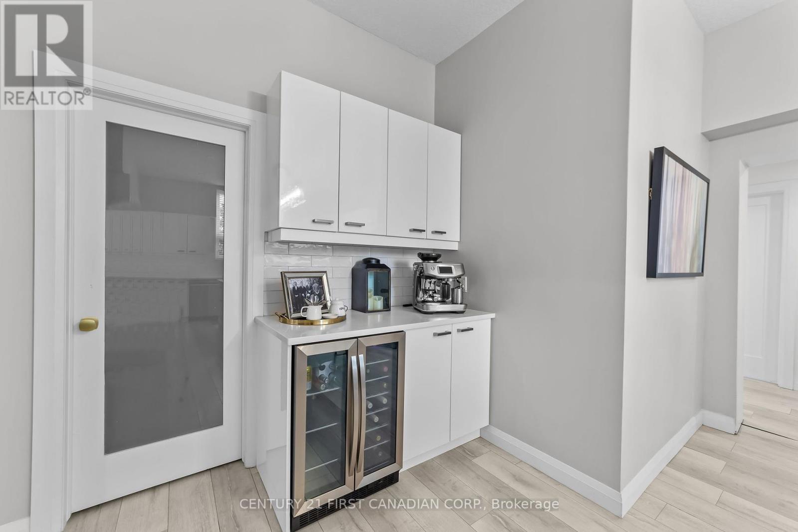 142 Main Street, Lucan Biddulph, Ontario  N0M 2J0 - Photo 14 - X12327051