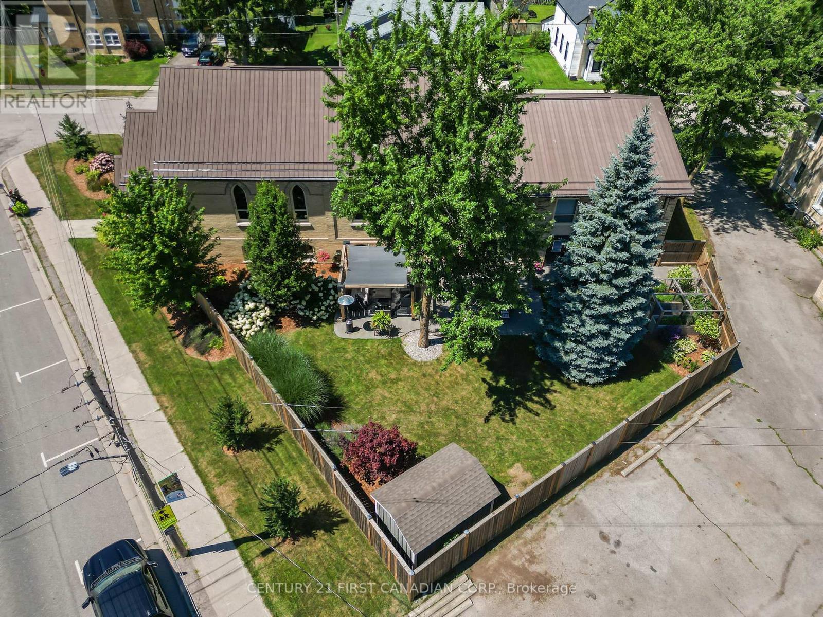 142 Main Street, Lucan Biddulph, Ontario  N0M 2J0 - Photo 2 - X12327051