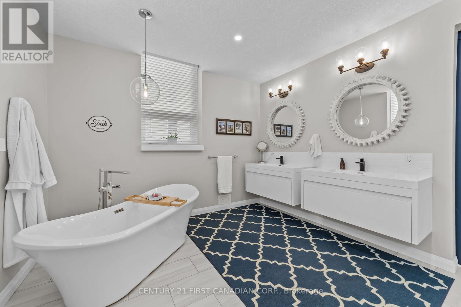 142 Main Street, Lucan Biddulph, Ontario  N0M 2J0 - Photo 21 - X12327051