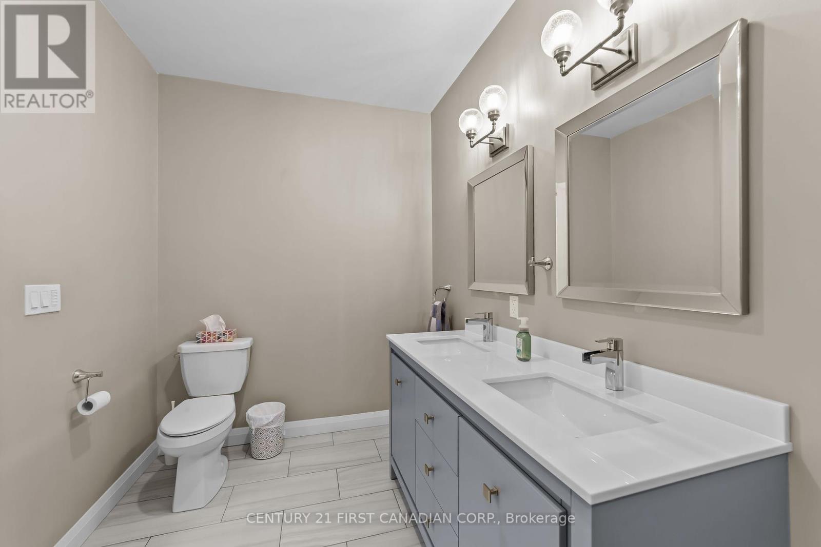 142 Main Street, Lucan Biddulph, Ontario  N0M 2J0 - Photo 32 - X12327051