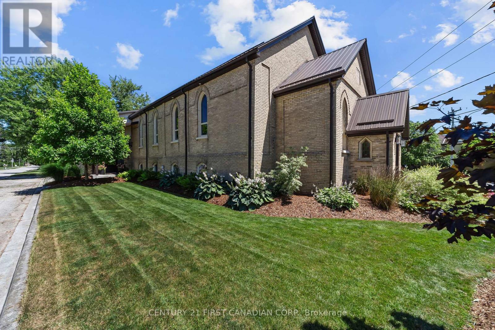 142 Main Street, Lucan Biddulph, Ontario  N0M 2J0 - Photo 4 - X12327051