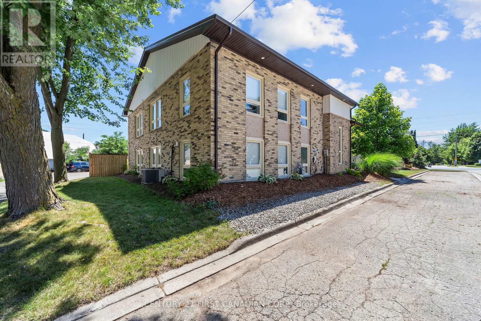 142 Main Street, Lucan Biddulph, Ontario  N0M 2J0 - Photo 40 - X12327051