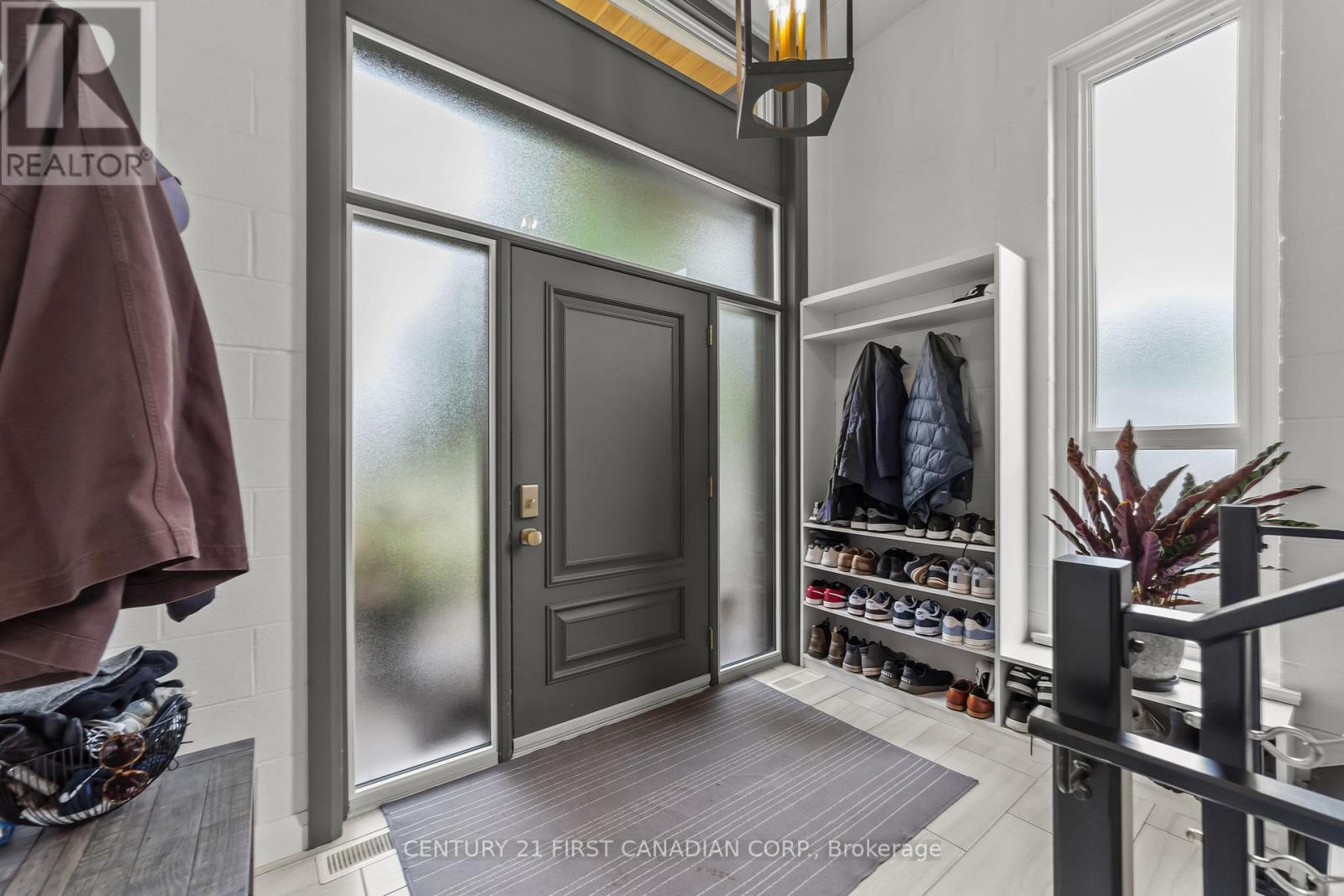 142 Main Street, Lucan Biddulph, Ontario  N0M 2J0 - Photo 7 - X12327051