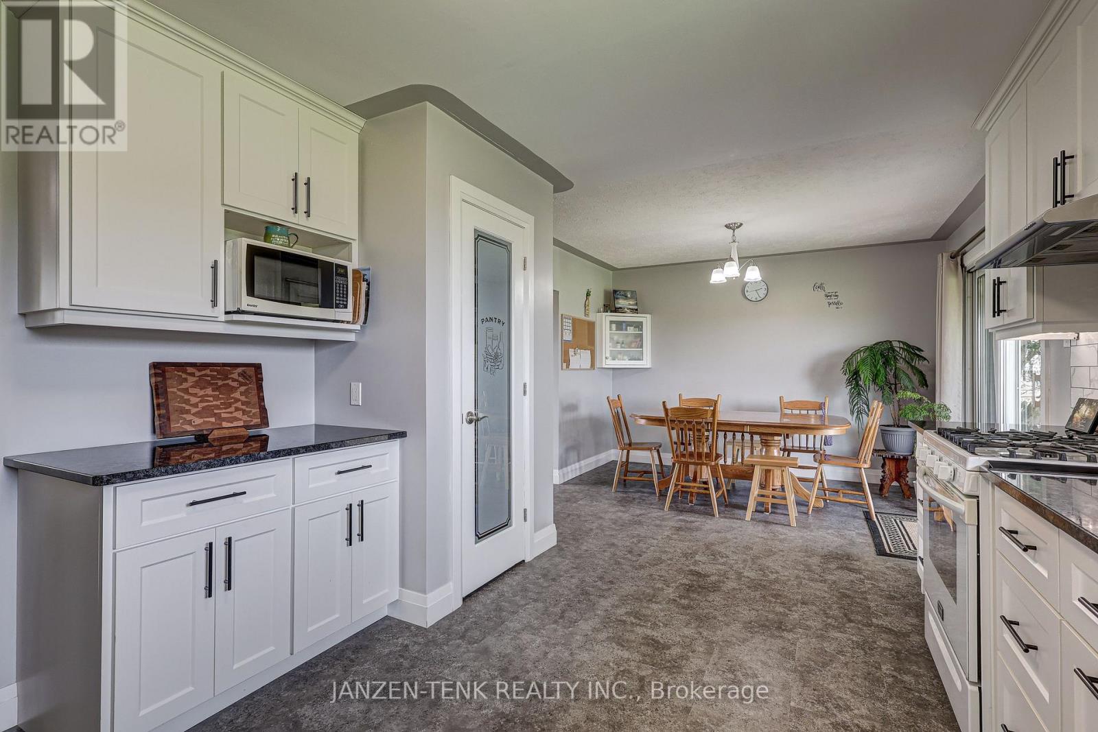 10408 Rogers Road, Malahide, Ontario  N5H 2R6 - Photo 12 - X12327062