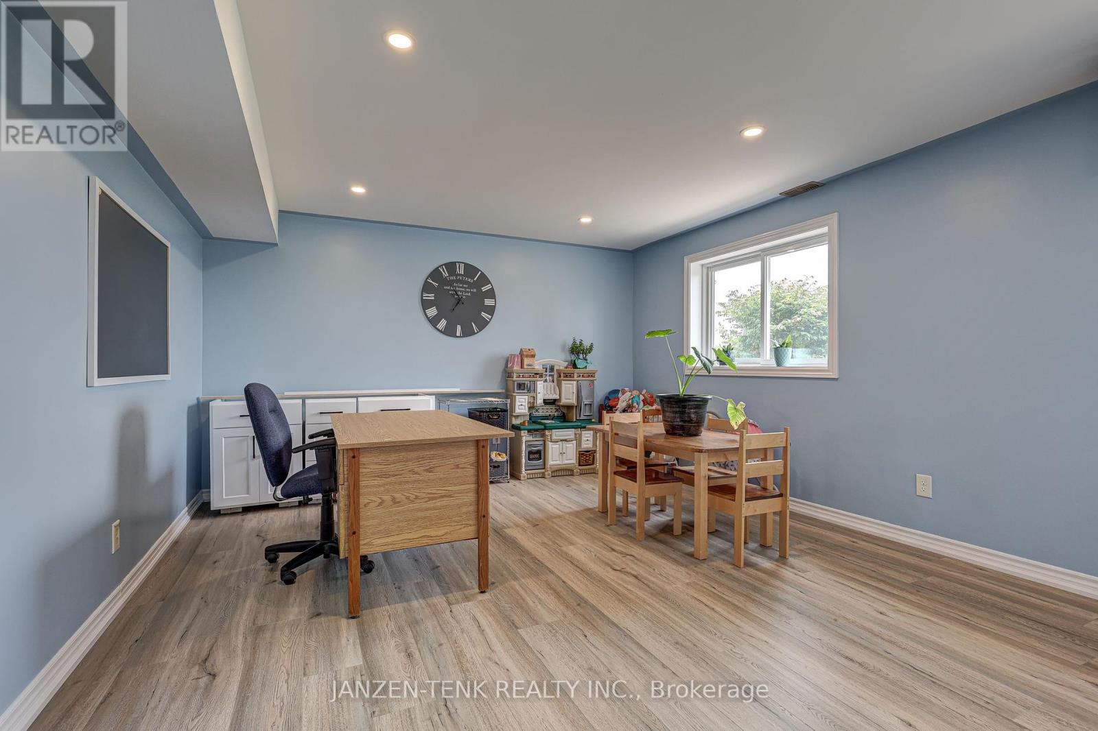 10408 Rogers Road, Malahide, Ontario  N5H 2R6 - Photo 25 - X12327062