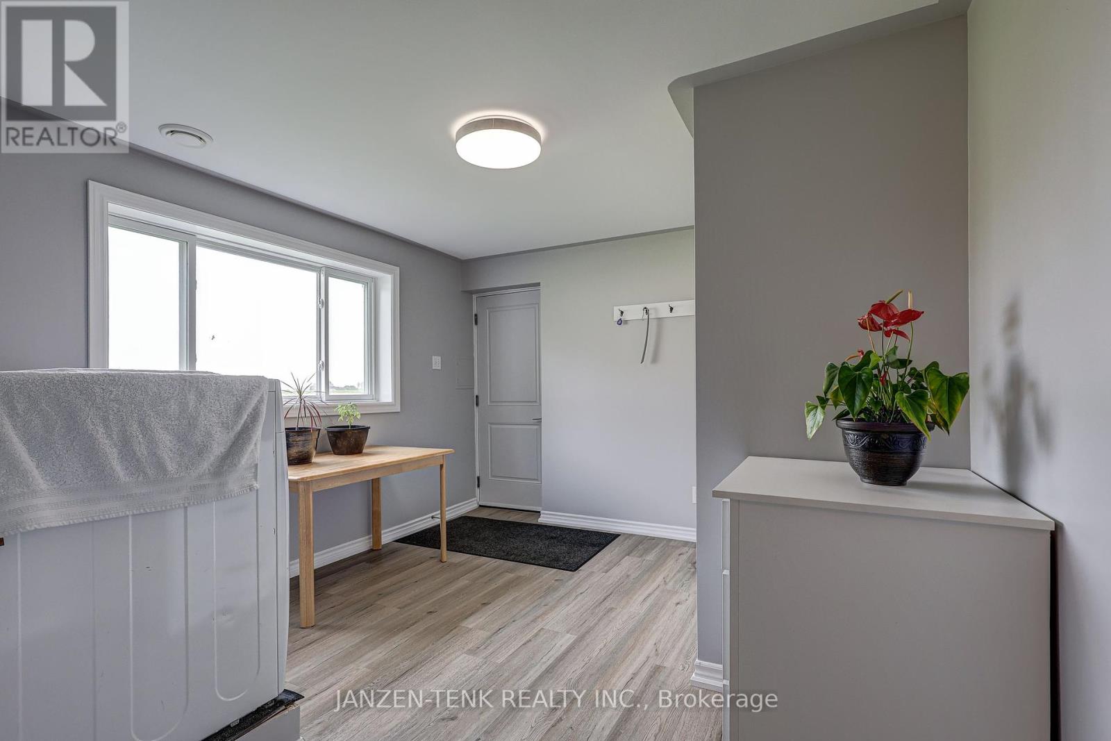 10408 Rogers Road, Malahide, Ontario  N5H 2R6 - Photo 28 - X12327062