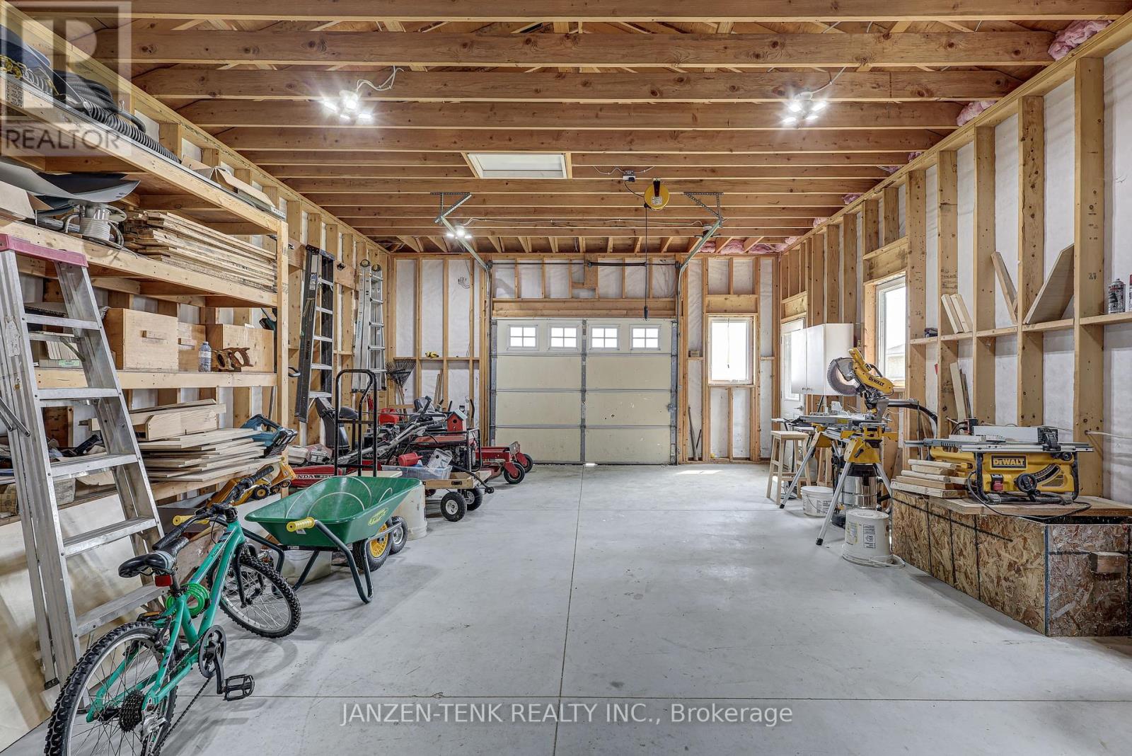 10408 Rogers Road, Malahide, Ontario  N5H 2R6 - Photo 31 - X12327062