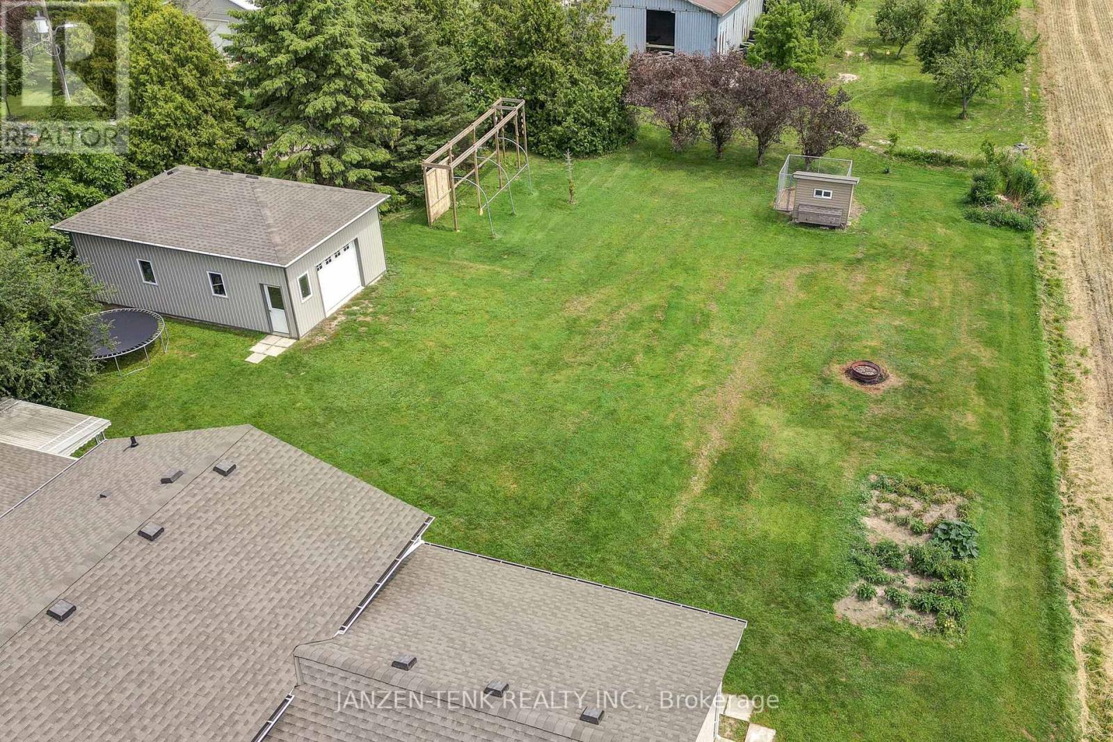 10408 Rogers Road, Malahide, Ontario  N5H 2R6 - Photo 9 - X12327062