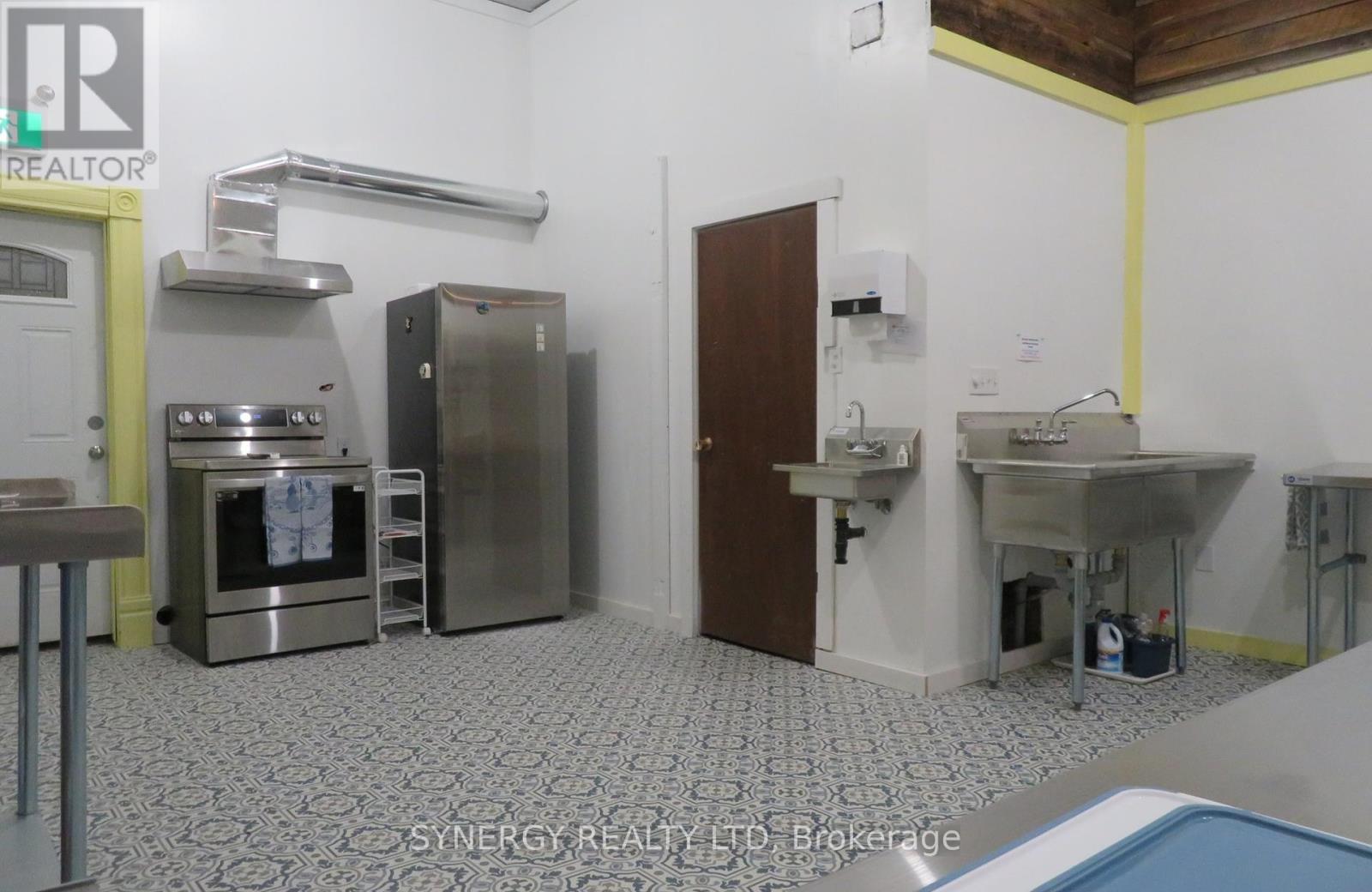 3229 River Street, Brooke-Alvinston, Ontario  N0N 1A0 - Photo 23 - X12327085