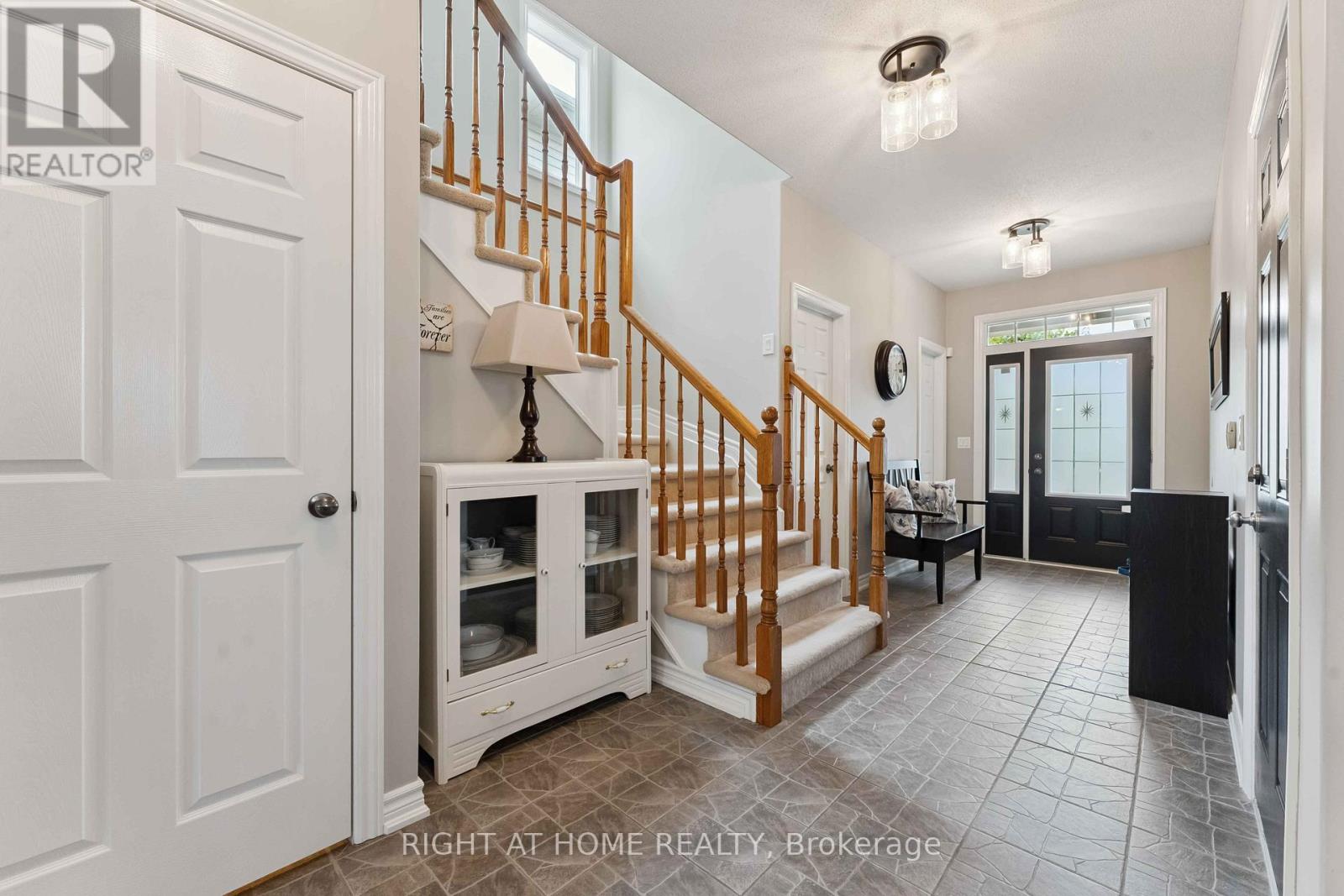 Property at 220 CELTIC RIDGE CRESCENT image 4