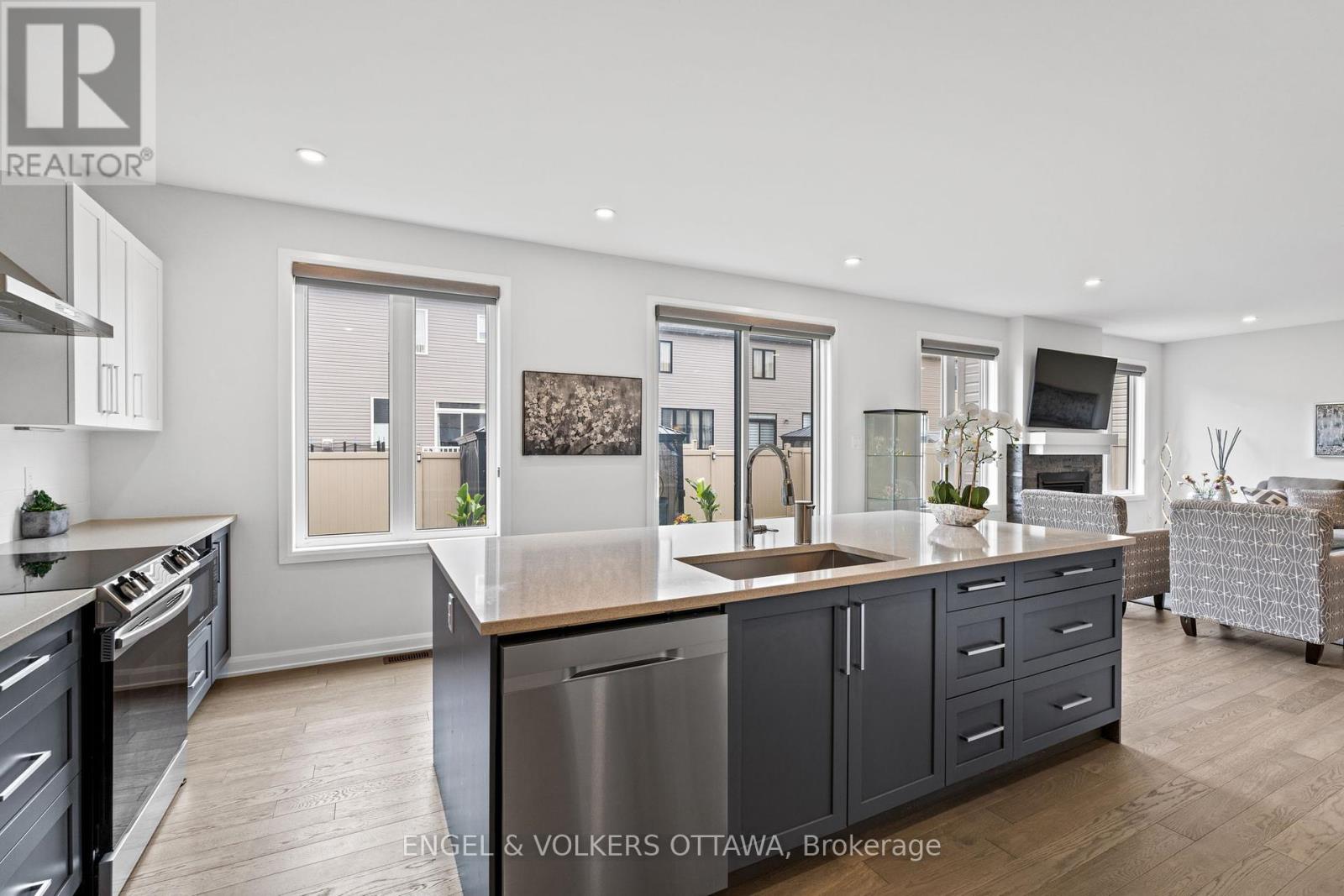 195 Alex Polowin Avenue, Ottawa, Ontario  K2J 6E8 - Photo 14 - X12327171
