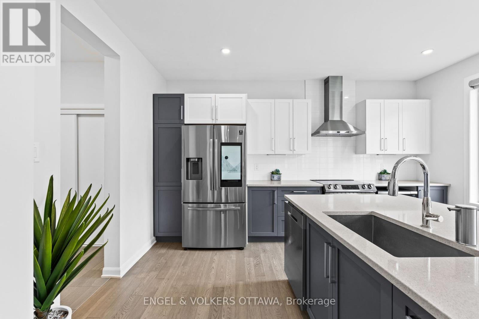 195 Alex Polowin Avenue, Ottawa, Ontario  K2J 6E8 - Photo 15 - X12327171