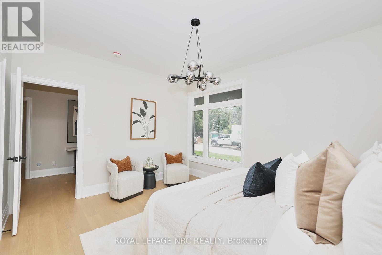 12 Accursi Crescent, Pelham, Ontario  L0S 1E2 - Photo 12 - X12327048