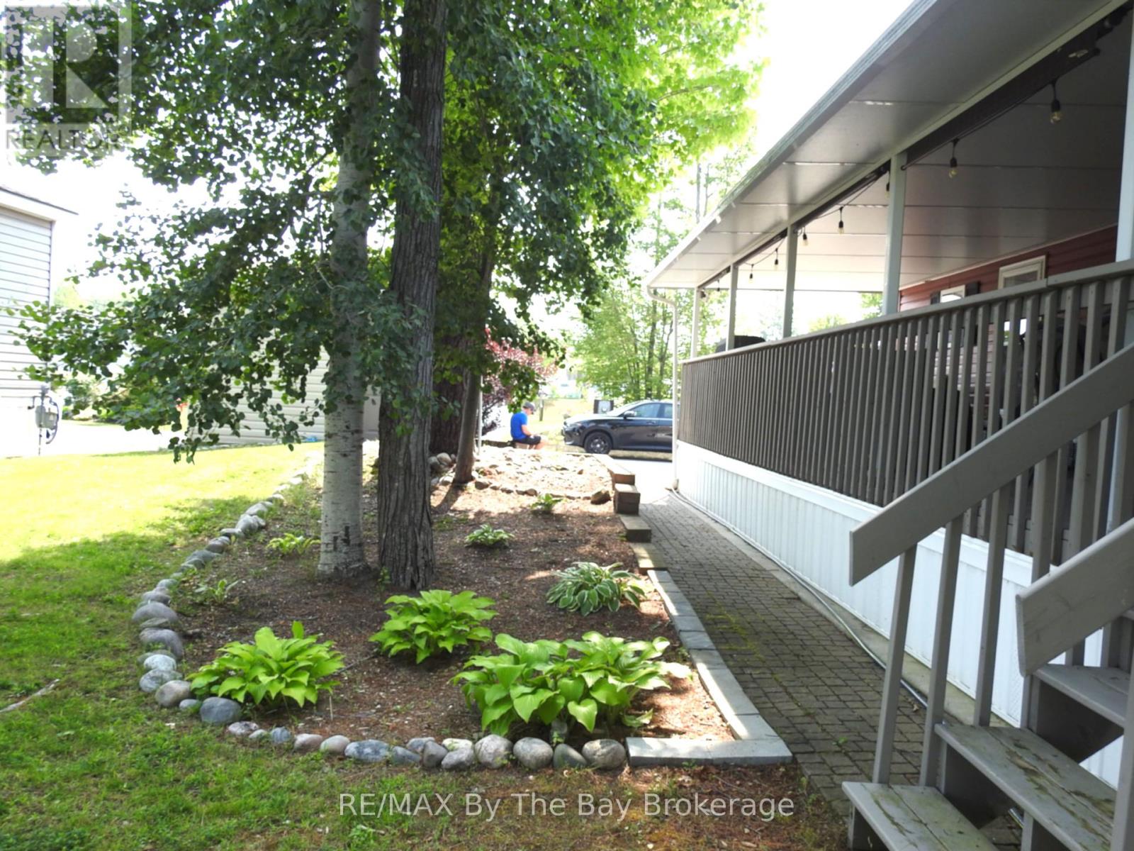10 Chippewa Trail, Wasaga Beach, Ontario  L9Z 1X7 - Photo 4 - S12327134