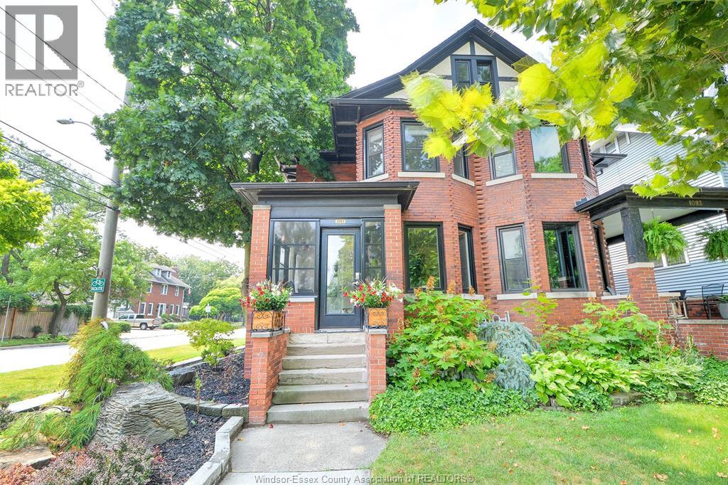 Property at 1097 CHILVER ROAD image 2