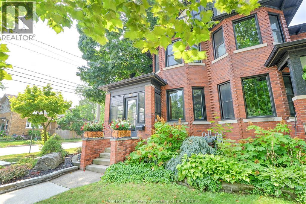 Property at 1097 CHILVER ROAD image 3