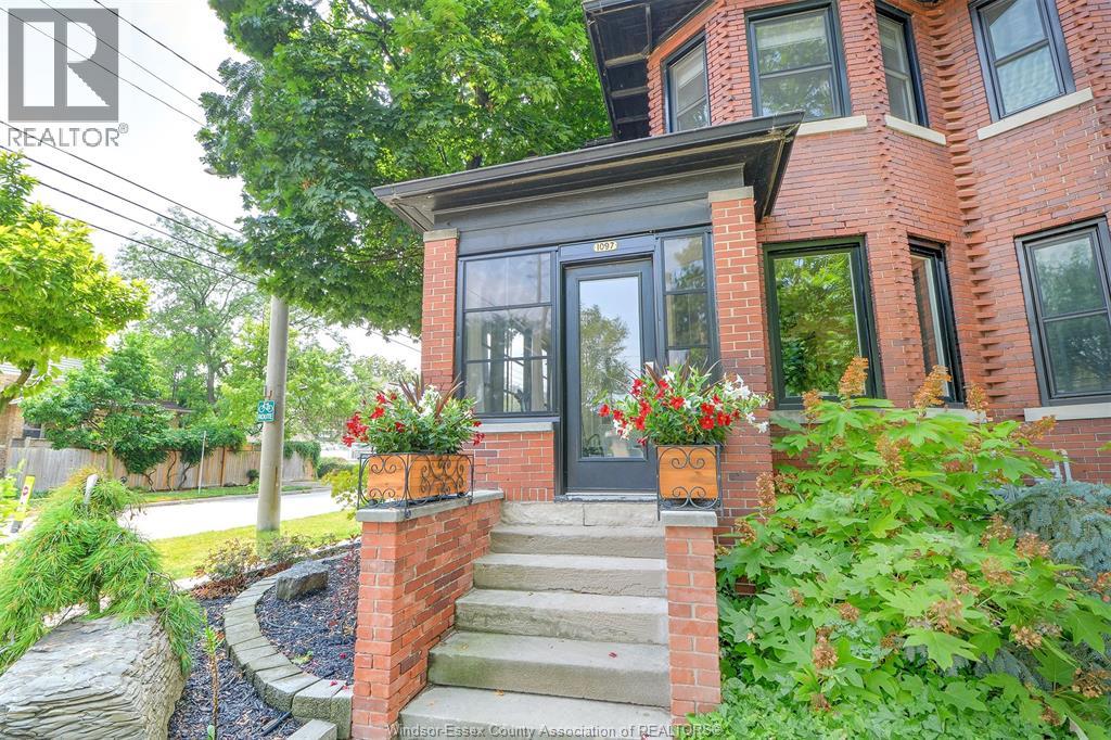 Property at 1097 CHILVER ROAD image 4