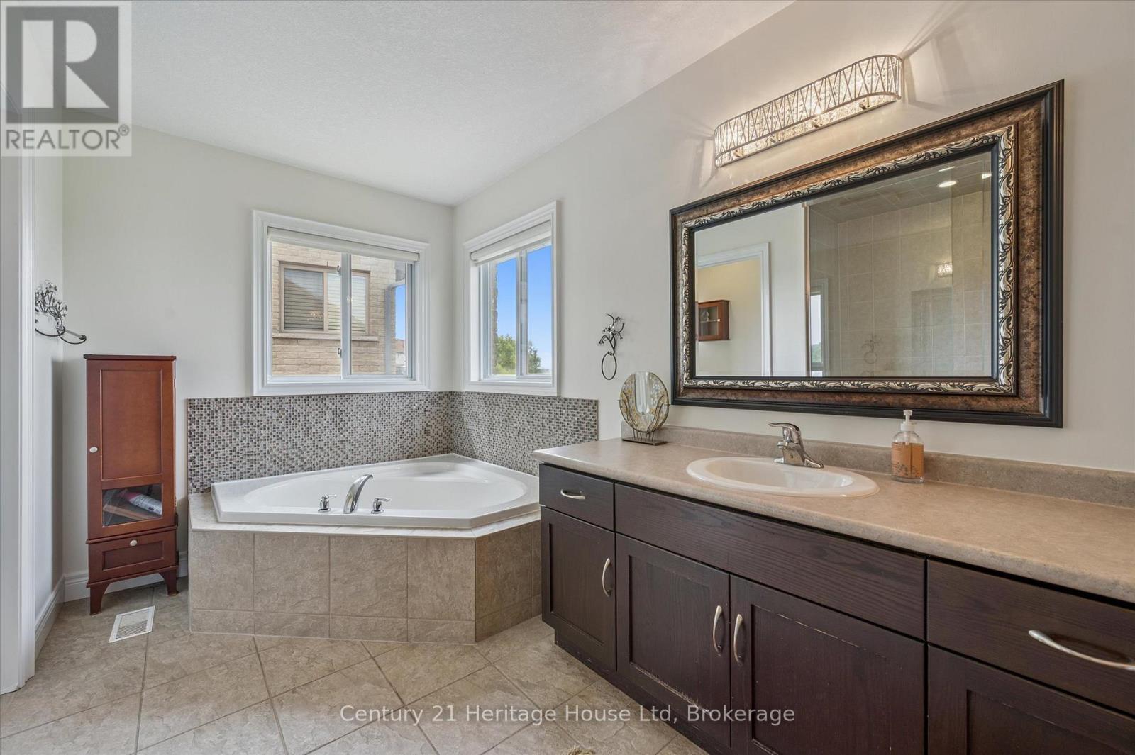 76 Zaduk Place, Guelph, Ontario  N1G 0C4 - Photo 31 - X12327117