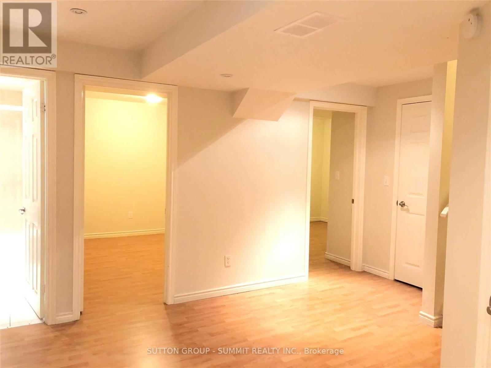 3269 Camberwell Drive, Mississauga, Ontario  L5M 6T2 - Photo 12 - W12326979
