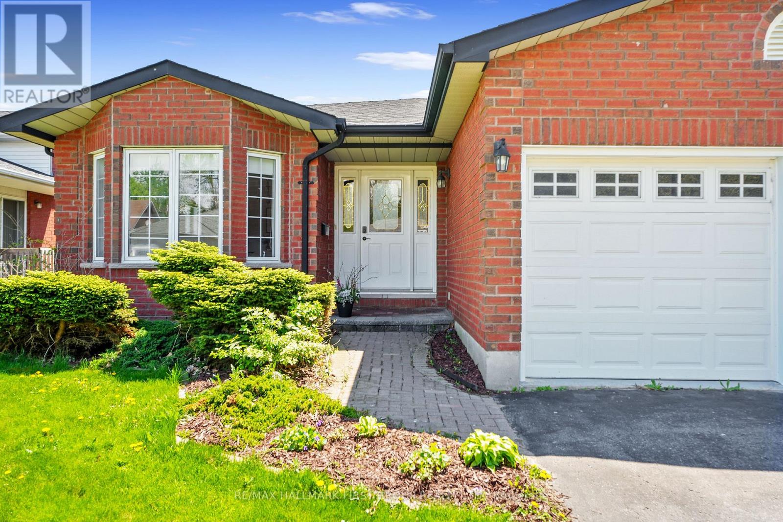 227 Huycke Street, Cobourg, Ontario  K9A 5K8 - Photo 3 - X12326895