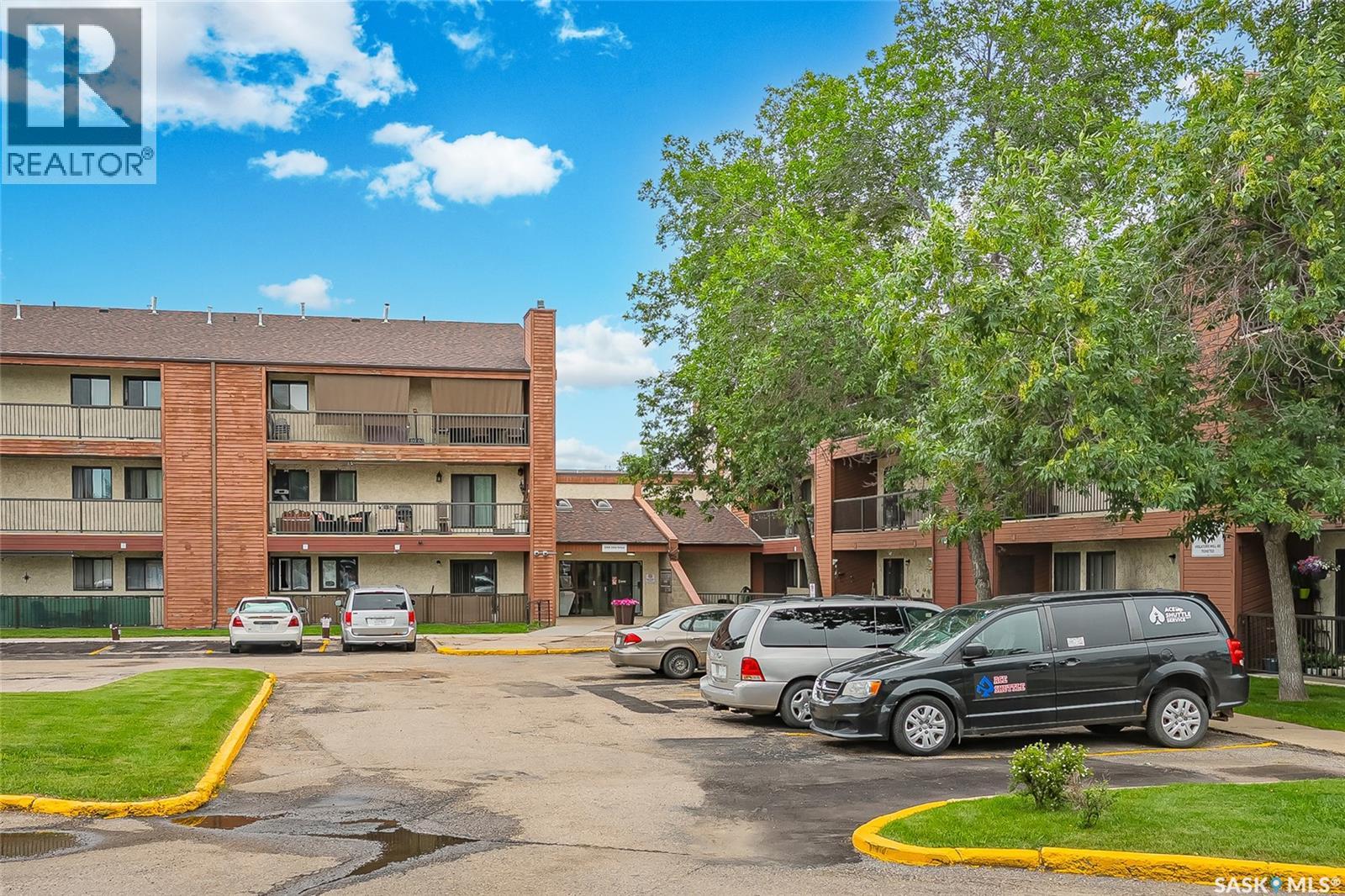 Property at 118 3308 33rd STREET W image 3