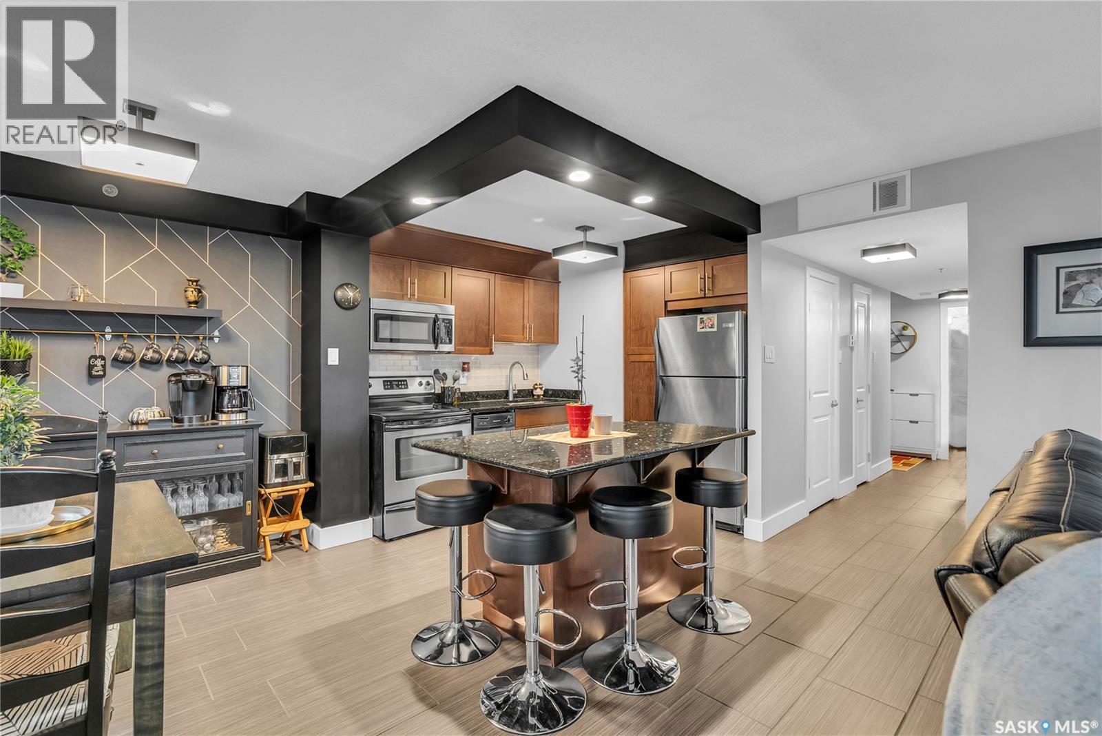 Property at 1406 320 5th AVENUE N image 5
