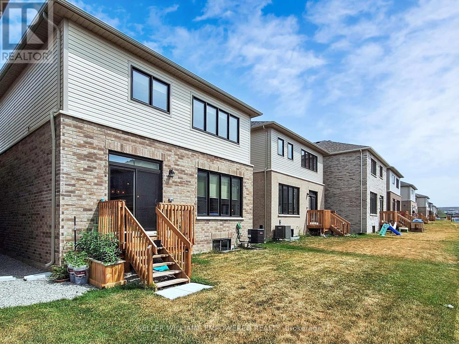 28 Gemini Drive, Barrie, Ontario  L9J 0P6 - Photo 37 - S12298903