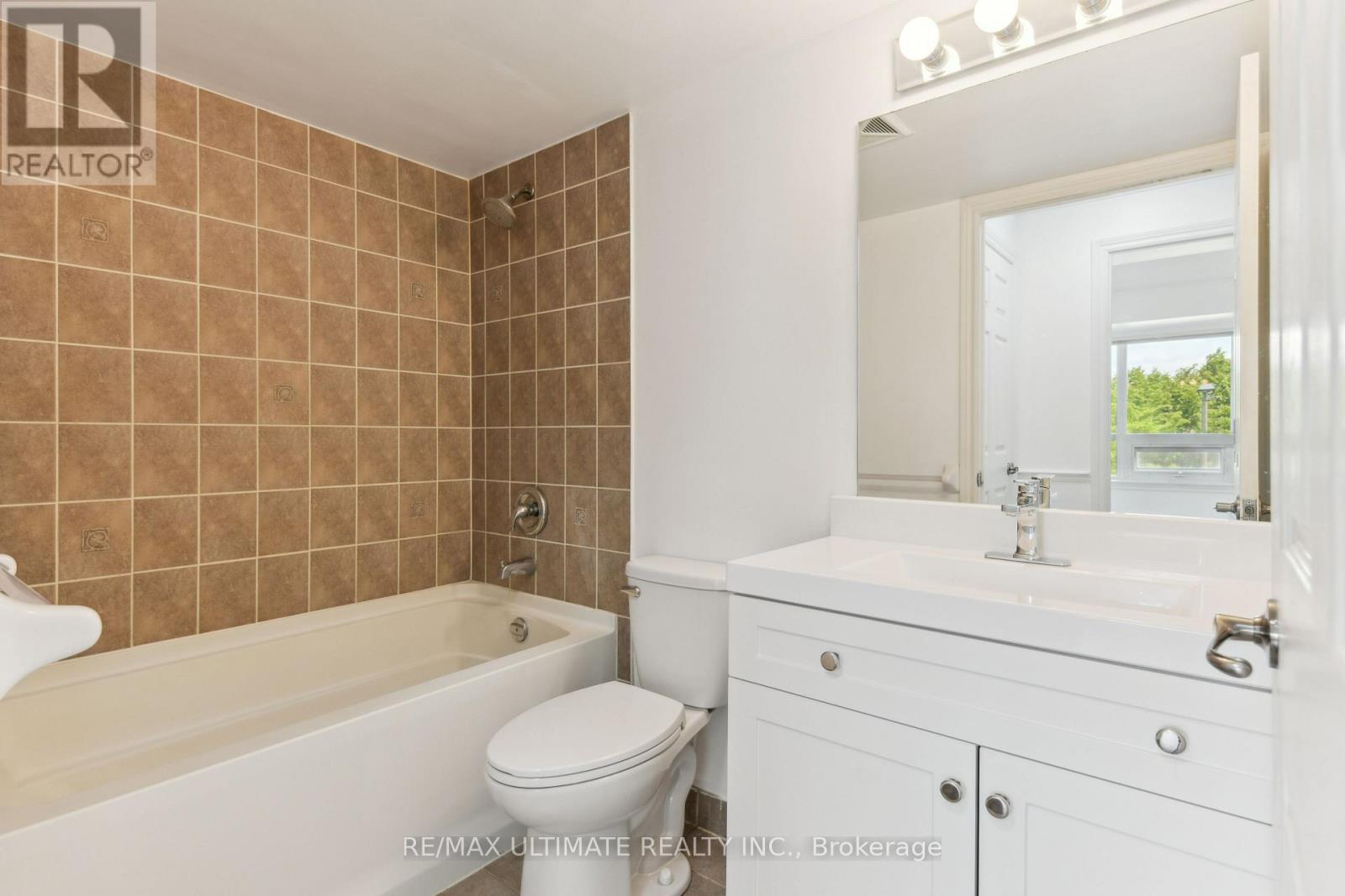 202 - 2325 Central Park Drive, Oakville, Ontario  L6H 0E5 - Photo 26 - W12293279