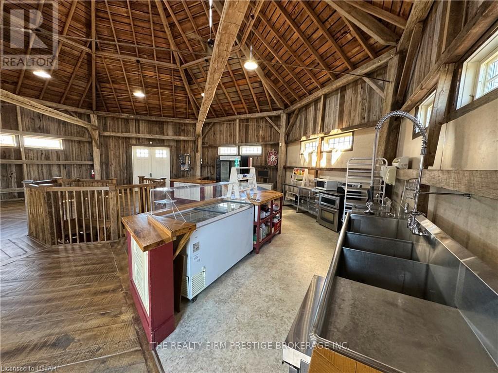 14226 Talbot Trail Road, Chatham-Kent, Ontario  N0L 1X0 - Photo 15 - X12327254