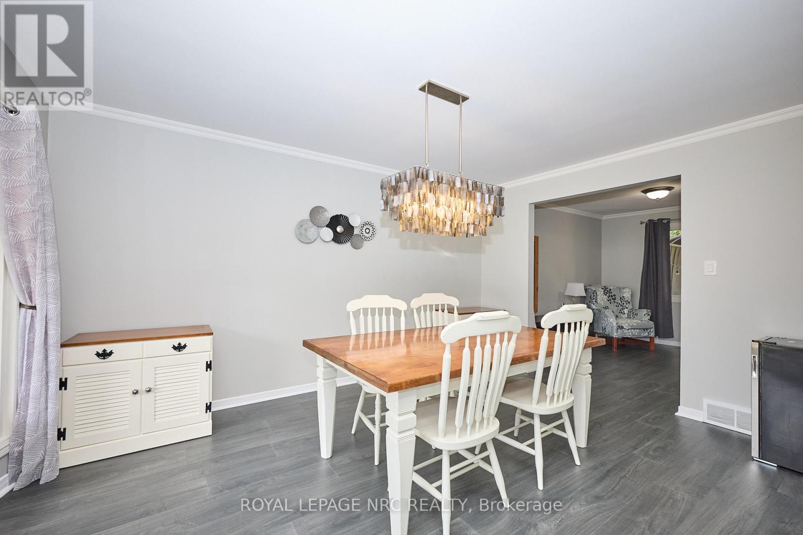 26 Elderwood Drive, St. Catharines, Ontario  L2S 3E5 - Photo 11 - X12309336