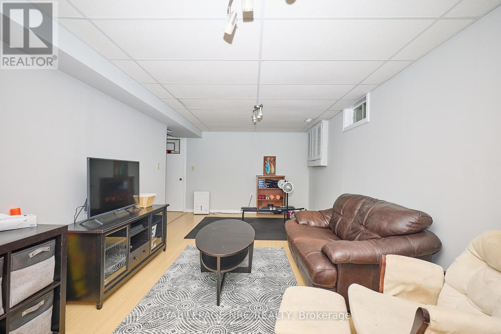26 Elderwood Drive, St. Catharines, Ontario  L2S 3E5 - Photo 27 - X12309336