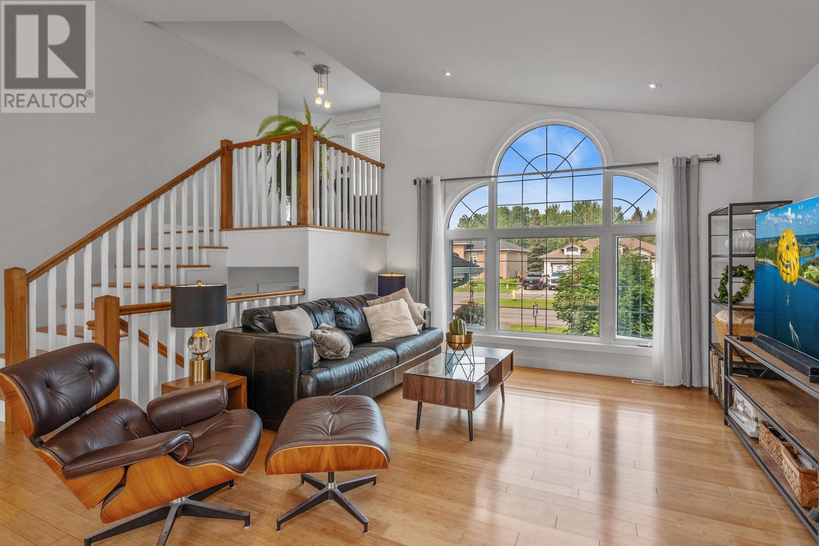 Property at 1009 Foxborough PL image 4