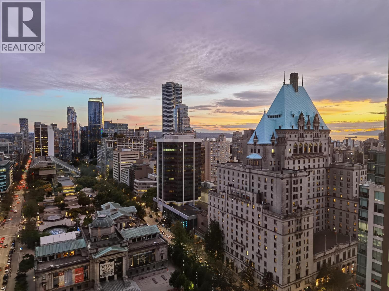 2405 667 HOWE STREET, Vancouver, British Columbia