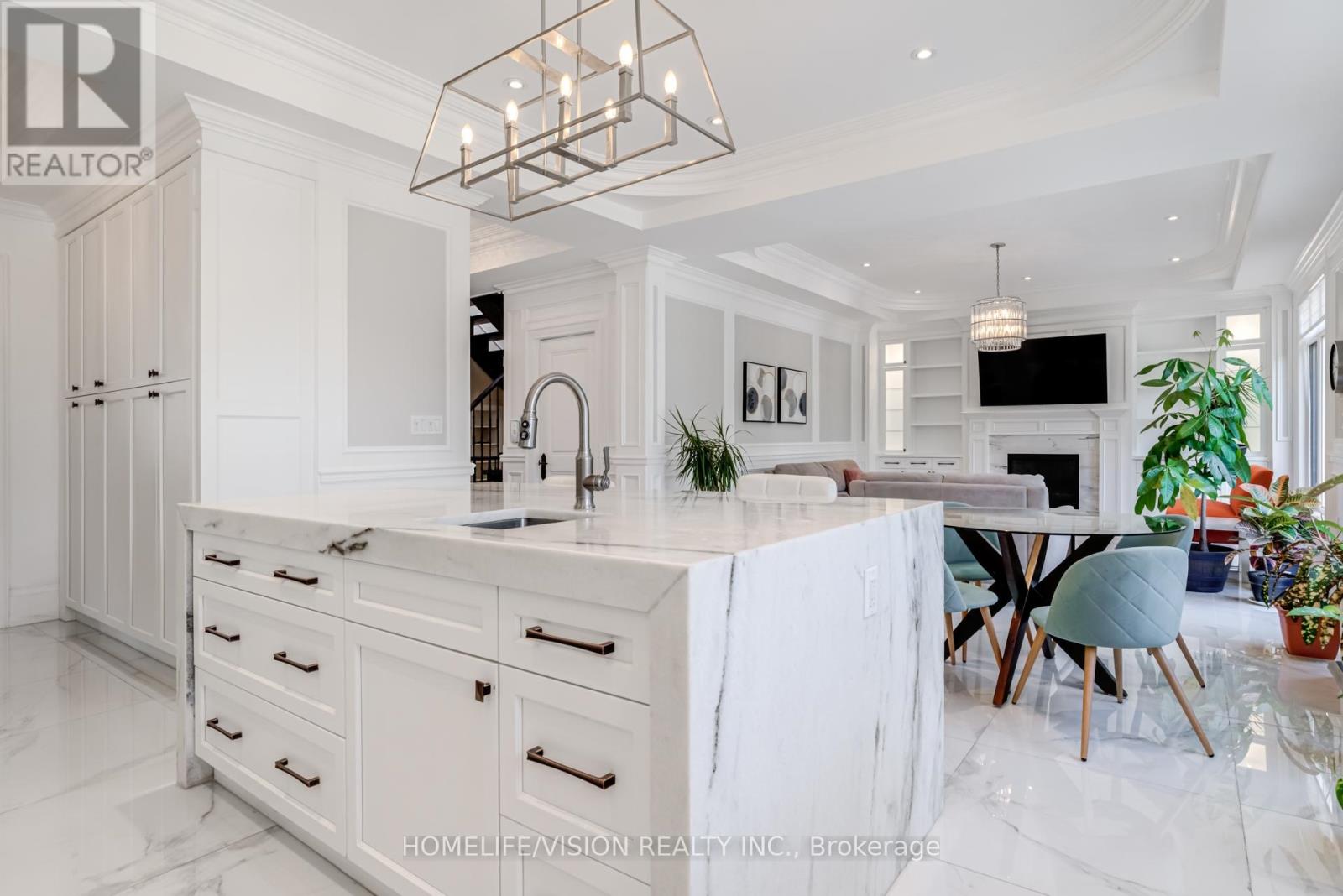 28 Moore Park Avenue, Toronto, Ontario  M2M 1M9 - Photo 12 - C12327024