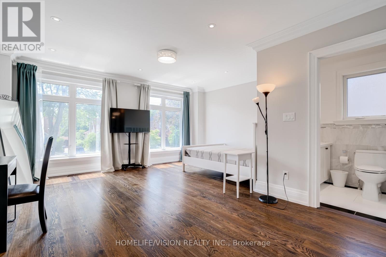 28 Moore Park Avenue, Toronto, Ontario  M2M 1M9 - Photo 20 - C12327024
