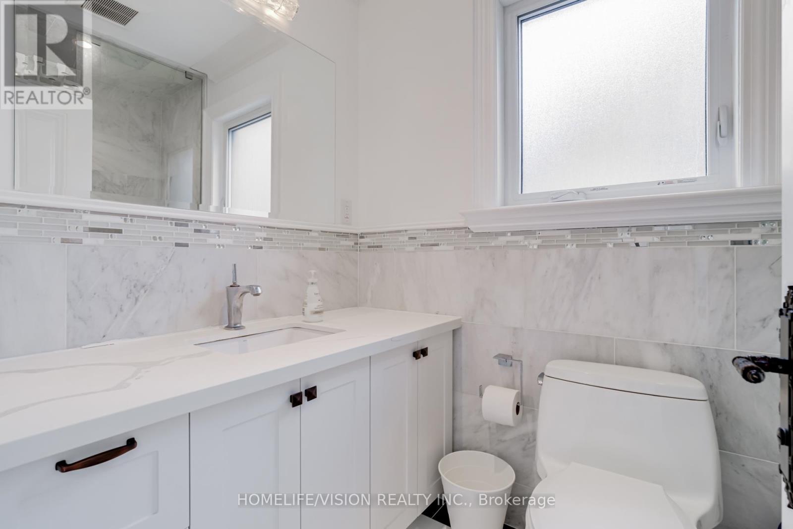 28 Moore Park Avenue, Toronto, Ontario  M2M 1M9 - Photo 21 - C12327024