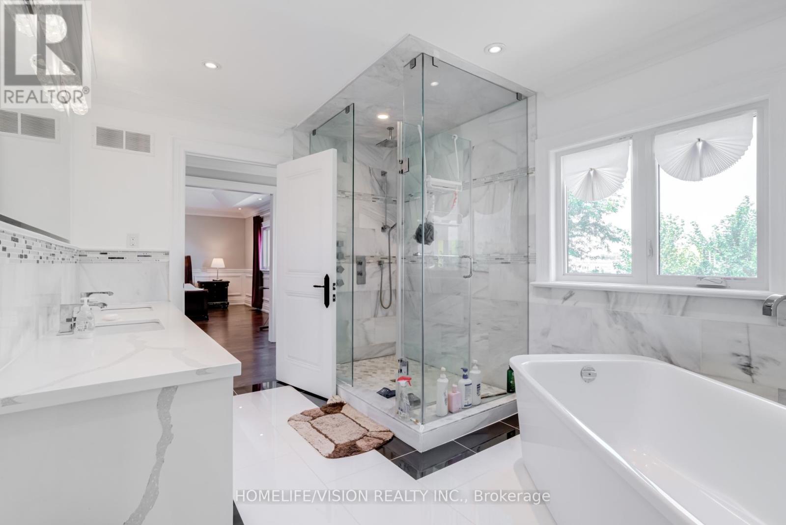 28 Moore Park Avenue, Toronto, Ontario  M2M 1M9 - Photo 29 - C12327024