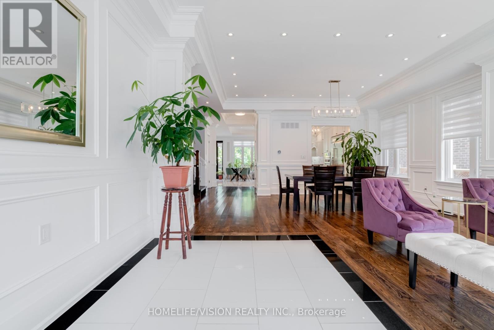 28 Moore Park Avenue, Toronto, Ontario  M2M 1M9 - Photo 3 - C12327024