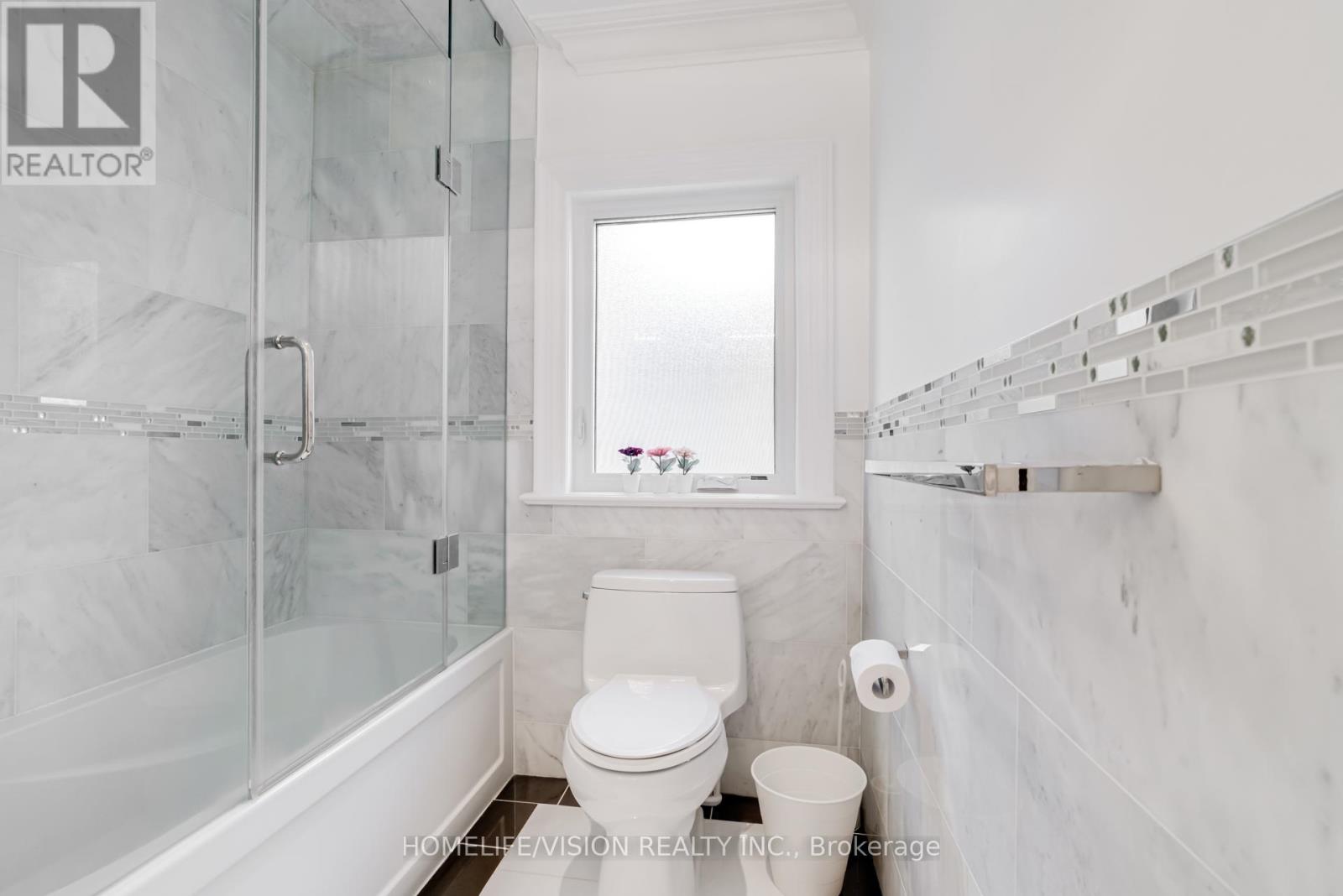 28 Moore Park Avenue, Toronto, Ontario  M2M 1M9 - Photo 35 - C12327024