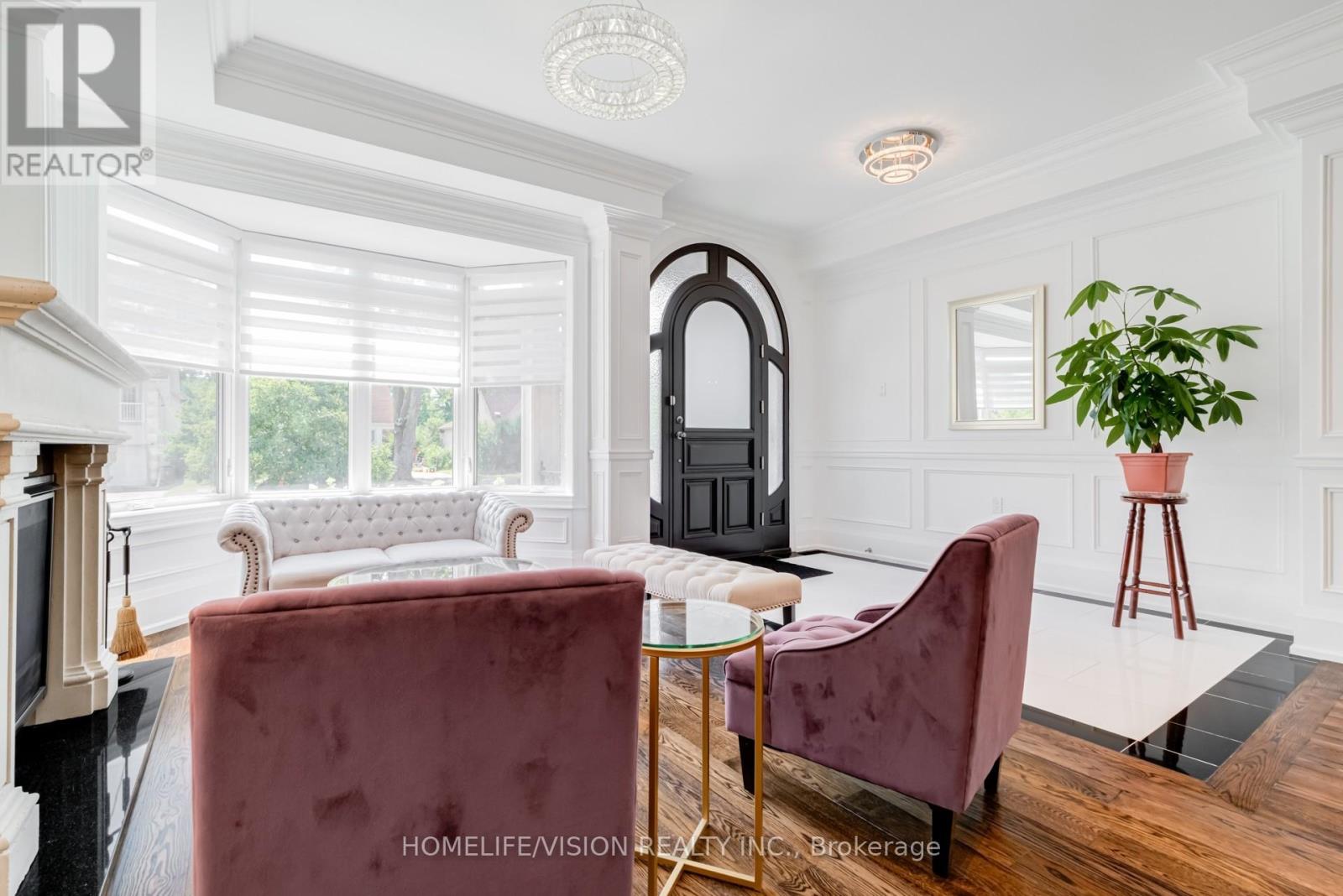 28 Moore Park Avenue, Toronto, Ontario  M2M 1M9 - Photo 4 - C12327024