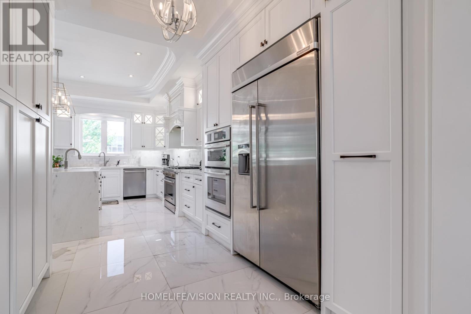 28 Moore Park Avenue, Toronto, Ontario  M2M 1M9 - Photo 8 - C12327024