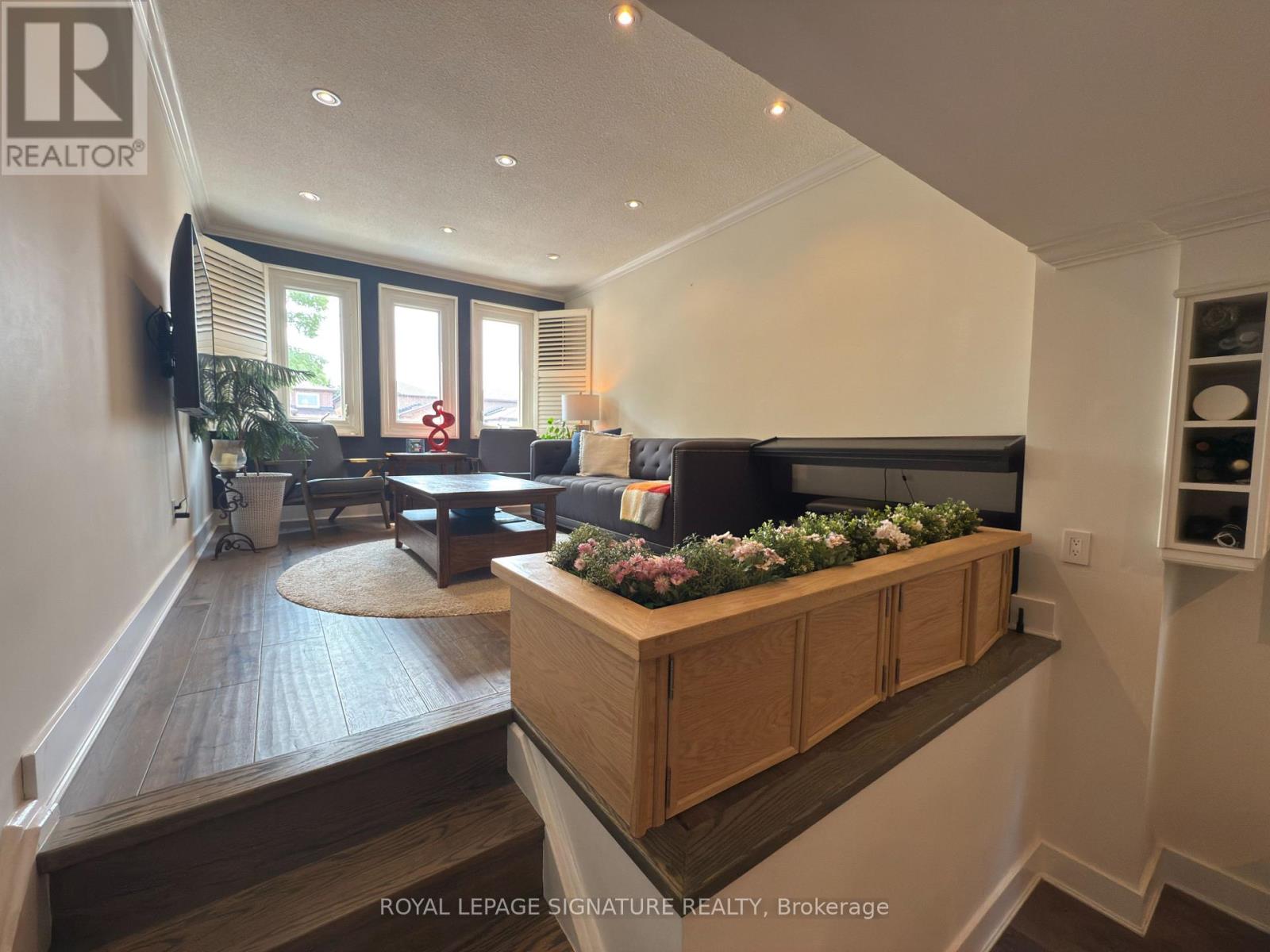 Property at 96 CARNIVAL COURT image 3