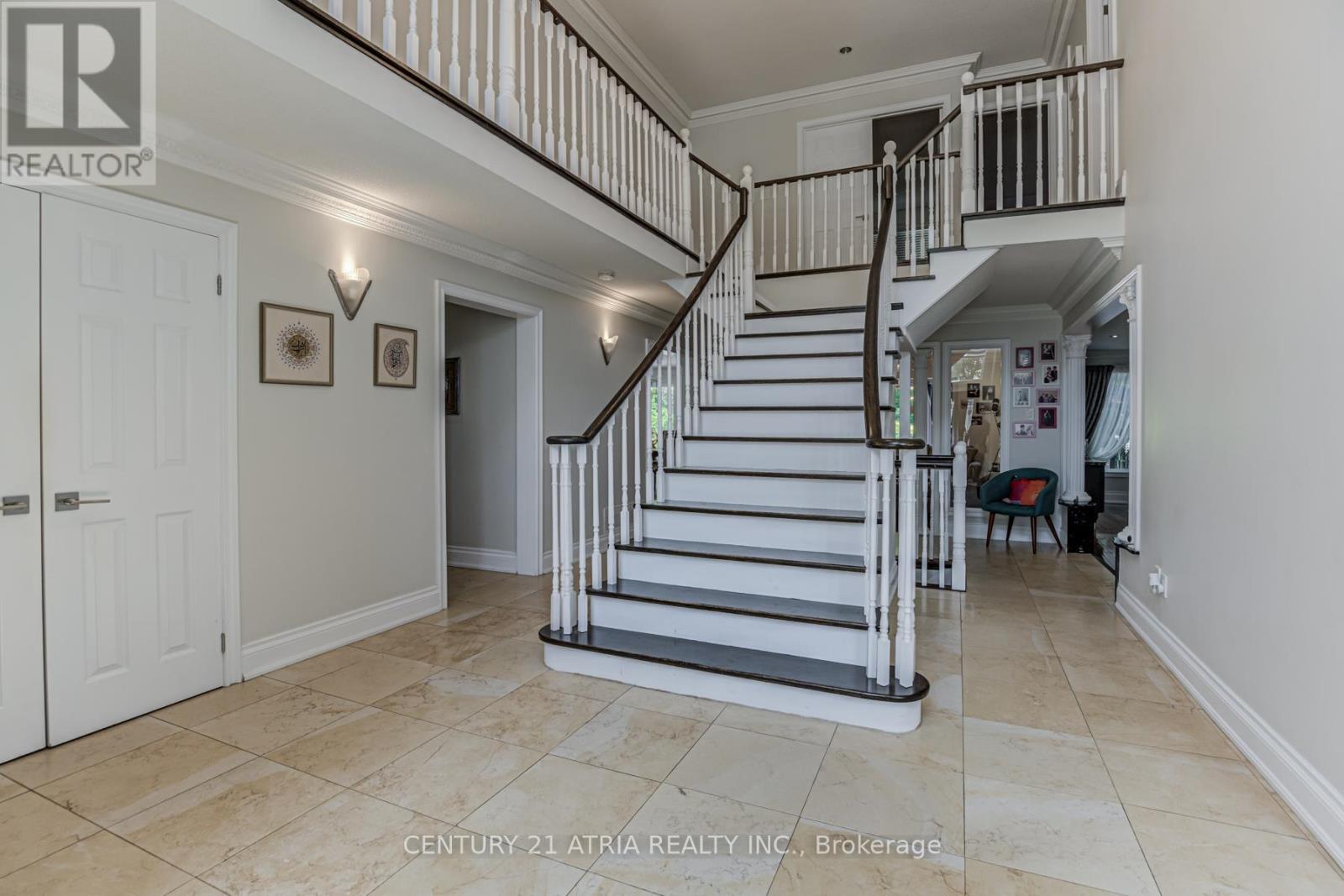 Property at 331 BINNS AVENUE image 3