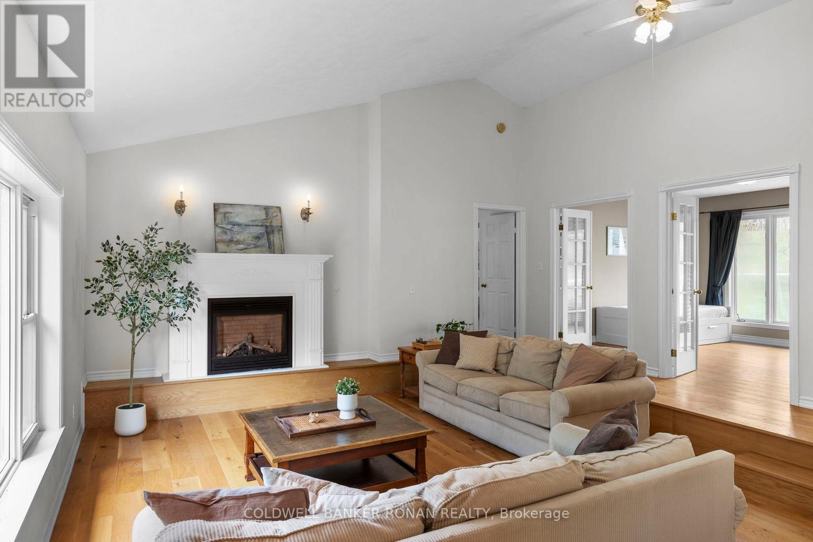 10 Margaret Avenue, Adjala-Tosorontio, Ontario  L0M 1J0 - Photo 5 - N12327212