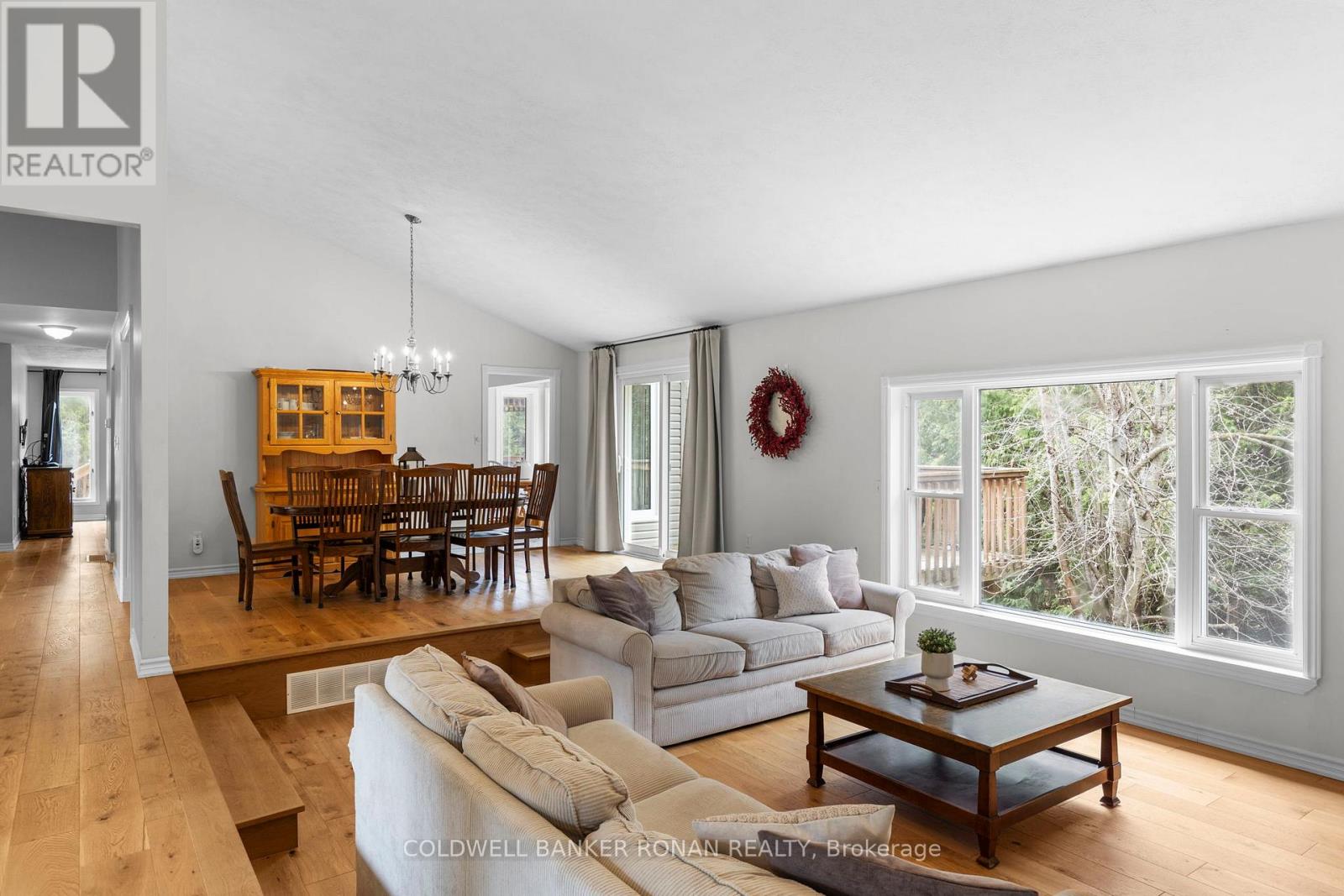 10 Margaret Avenue, Adjala-Tosorontio, Ontario  L0M 1J0 - Photo 6 - N12327212